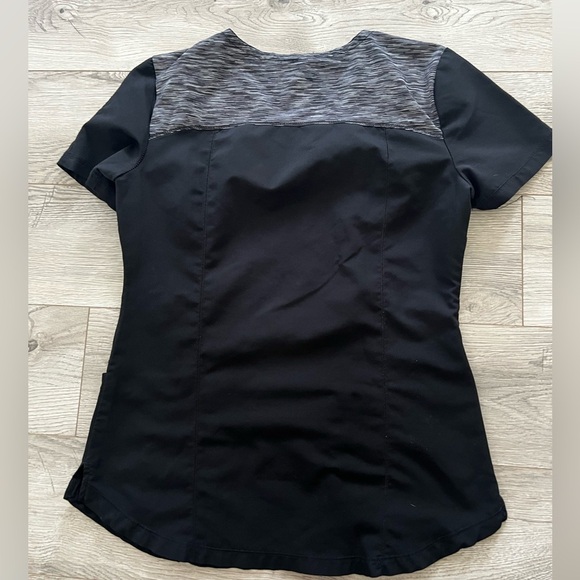 Dickies Black and Pink Fitted scrub top - Picture 3 of 4